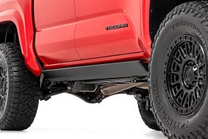 Toyota Tacoma Power Running Boards - Rough Country - Dual Electric Motor - 2024+